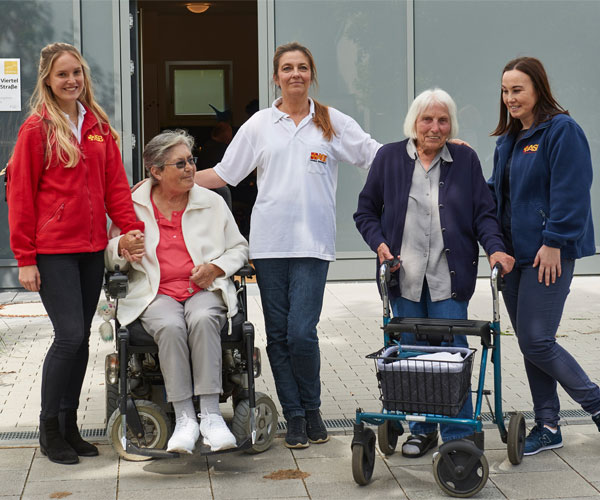 Senioreb und Pfleger des ASB